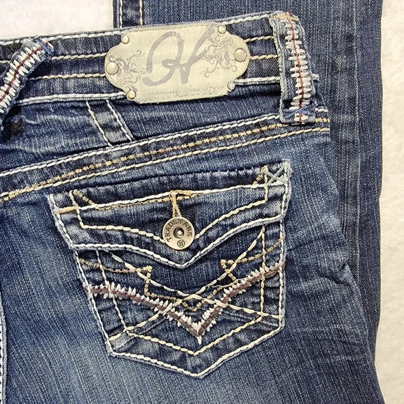 Trademark H Cropped Denim Jeans Logo Embroidered Cuffed Medium  Wash Size 29 - Picture 8 of 15